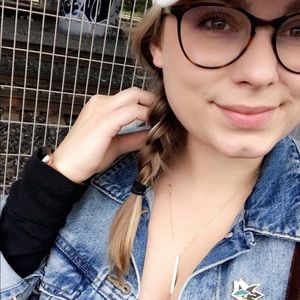 Meet your Posher, Camille